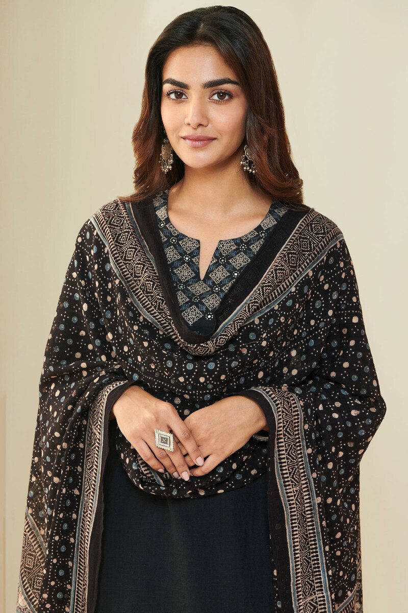 Black Hand Block Printed Line Dobby Dupatta