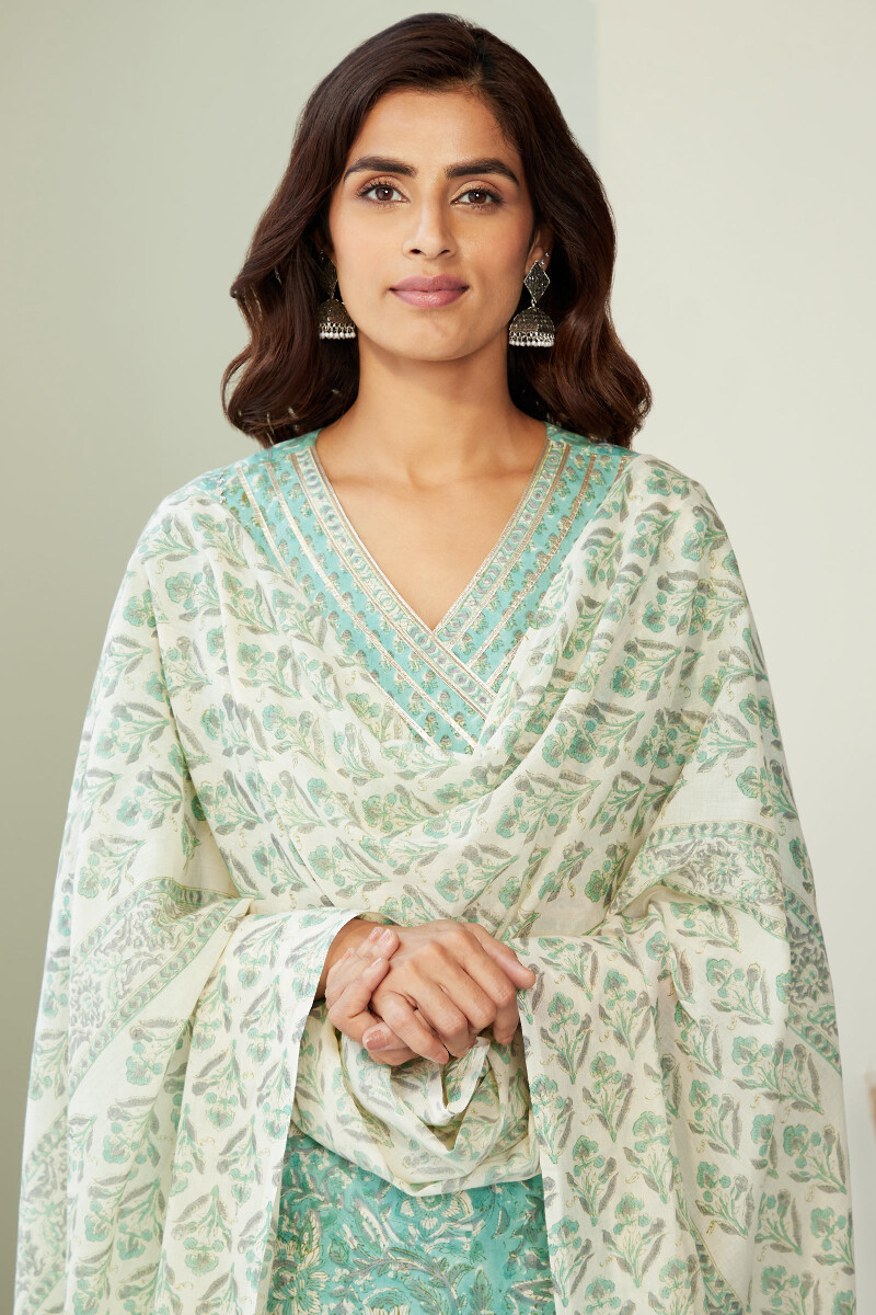 Off-White Hand Block-Printed Cotton Mul Dupatta
