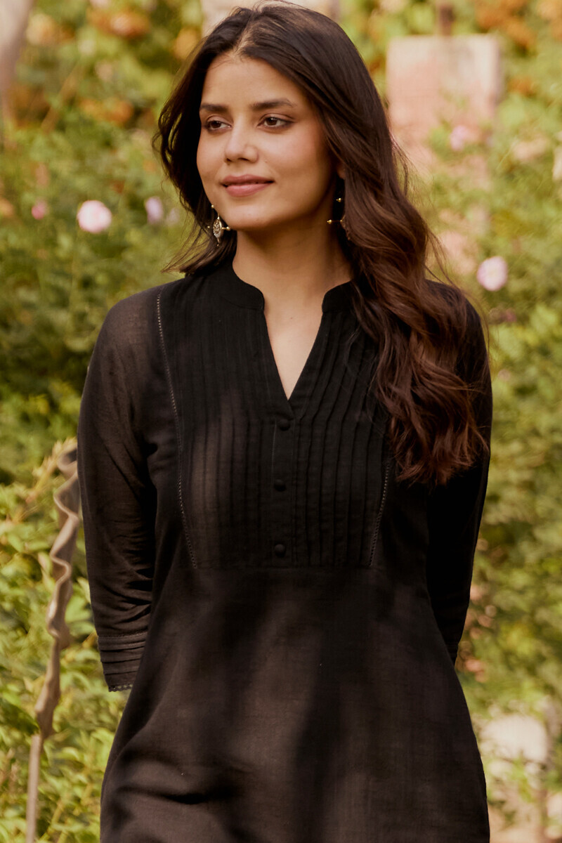 Black Handcrafted Straight Gauze Slub Kurta