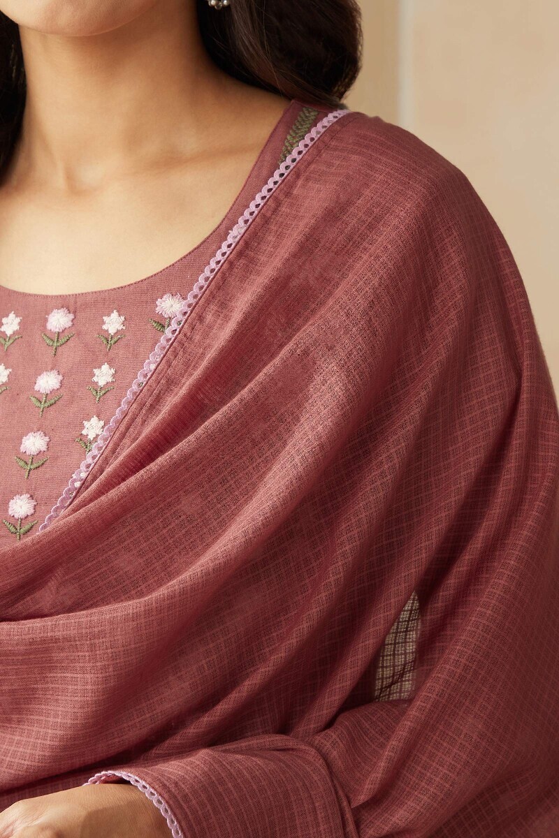 Dusky Red Handcrafted Kota Dupatta