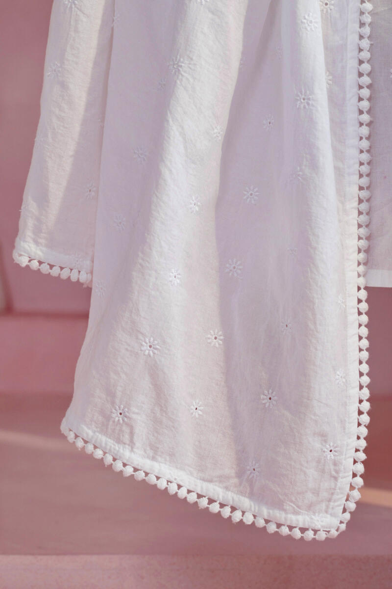 White dupatta with lace outlet