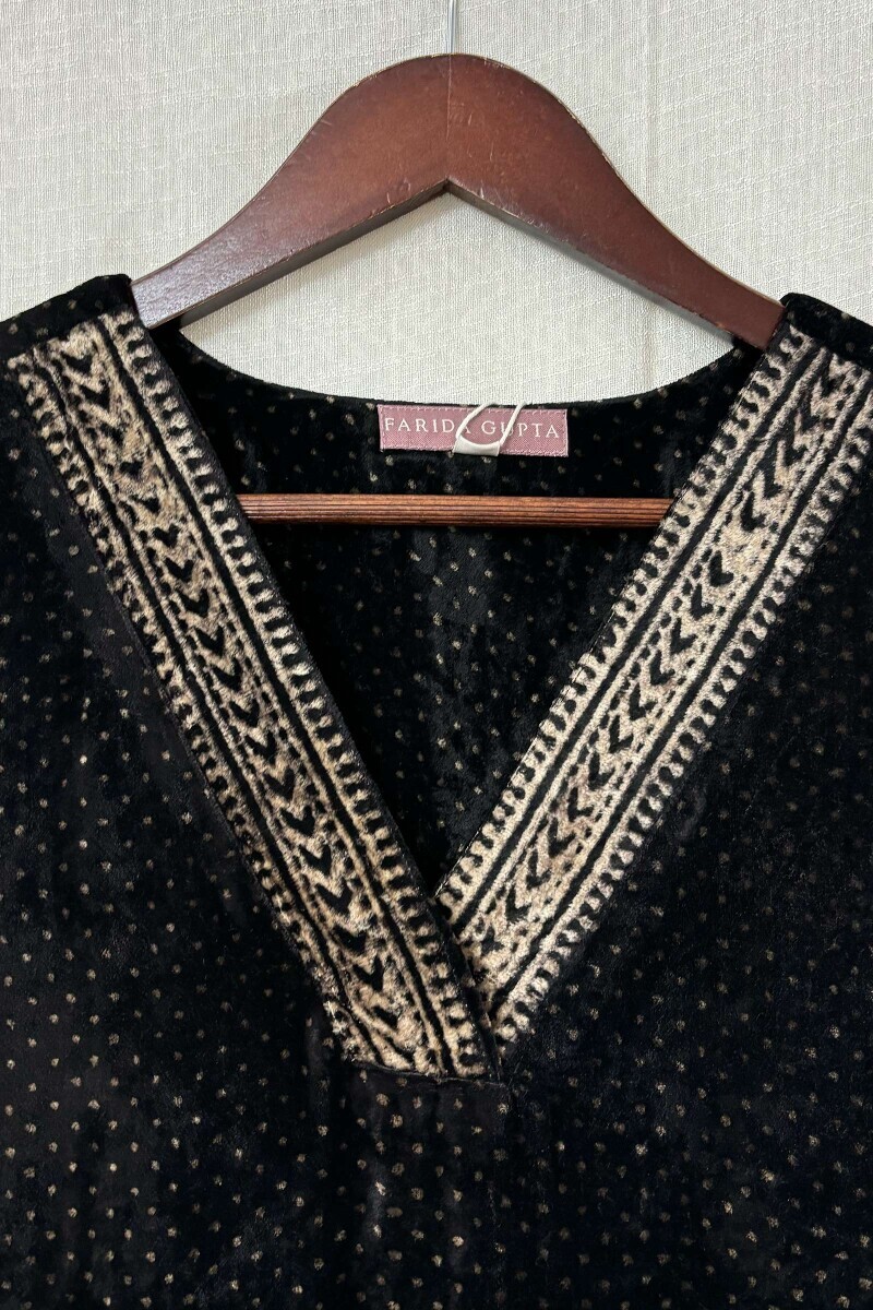 Black Handcrafted Straight Velvet Kurta