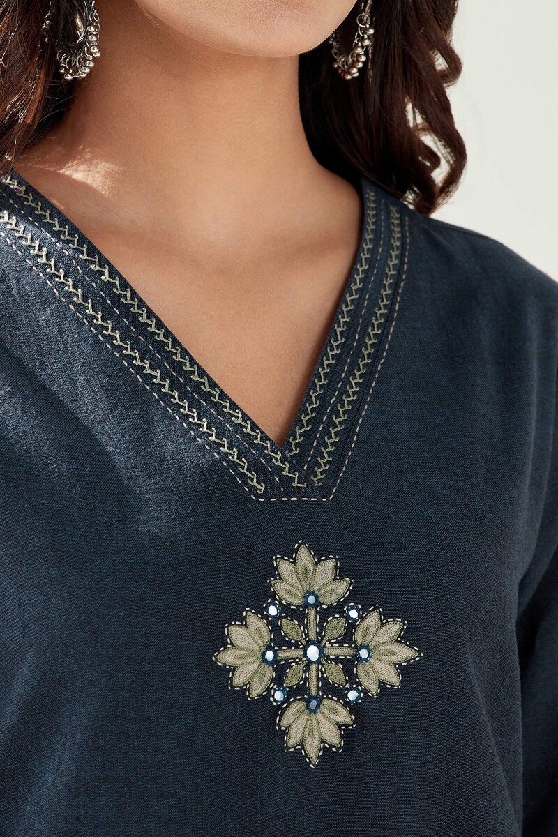 Blue Handcrafted Straight Cotton Kurta