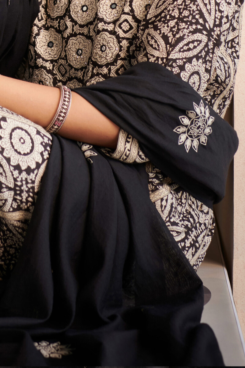 Black Handcrafted Chanderi Dupatta