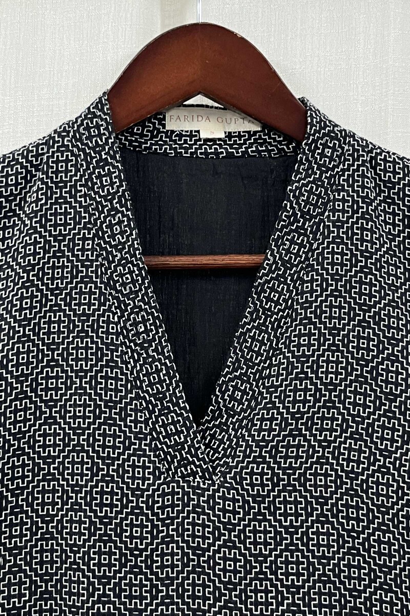 Black Handcrafted Straight Handloom Cotton Kurta