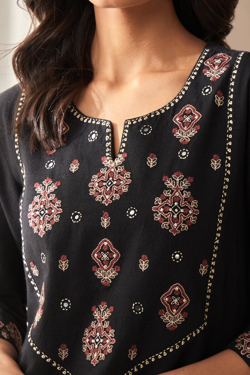 Black Handcrafted Straight Cotton Linen Kurta