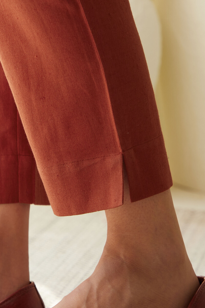 Red Handcrafted Cotton Linen Narrow Pants
