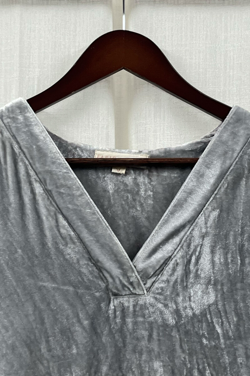 Grey Handcrafted Straight Velvet Kurta