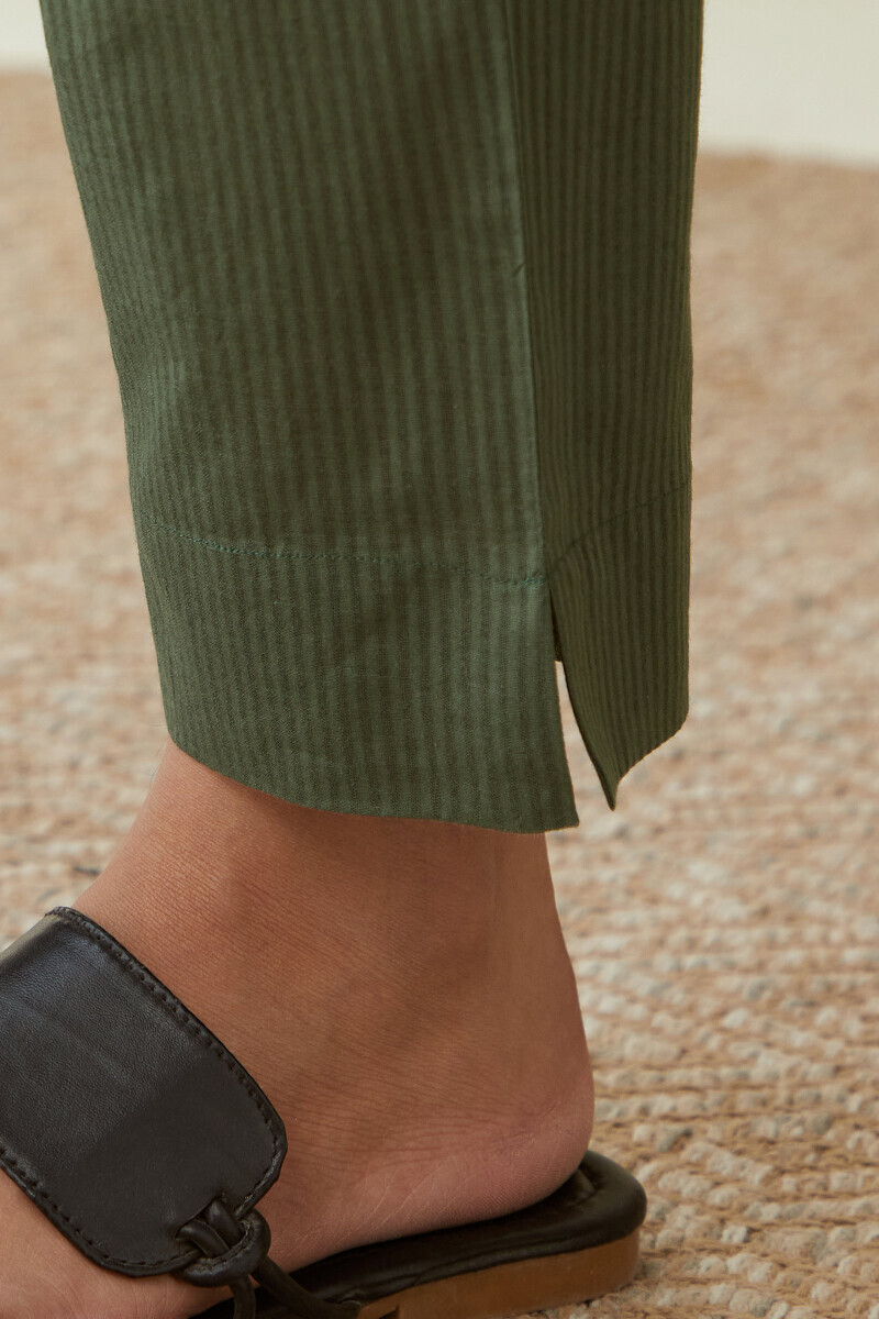 Green Handcrafted Cotton Dobby Narrow Pants