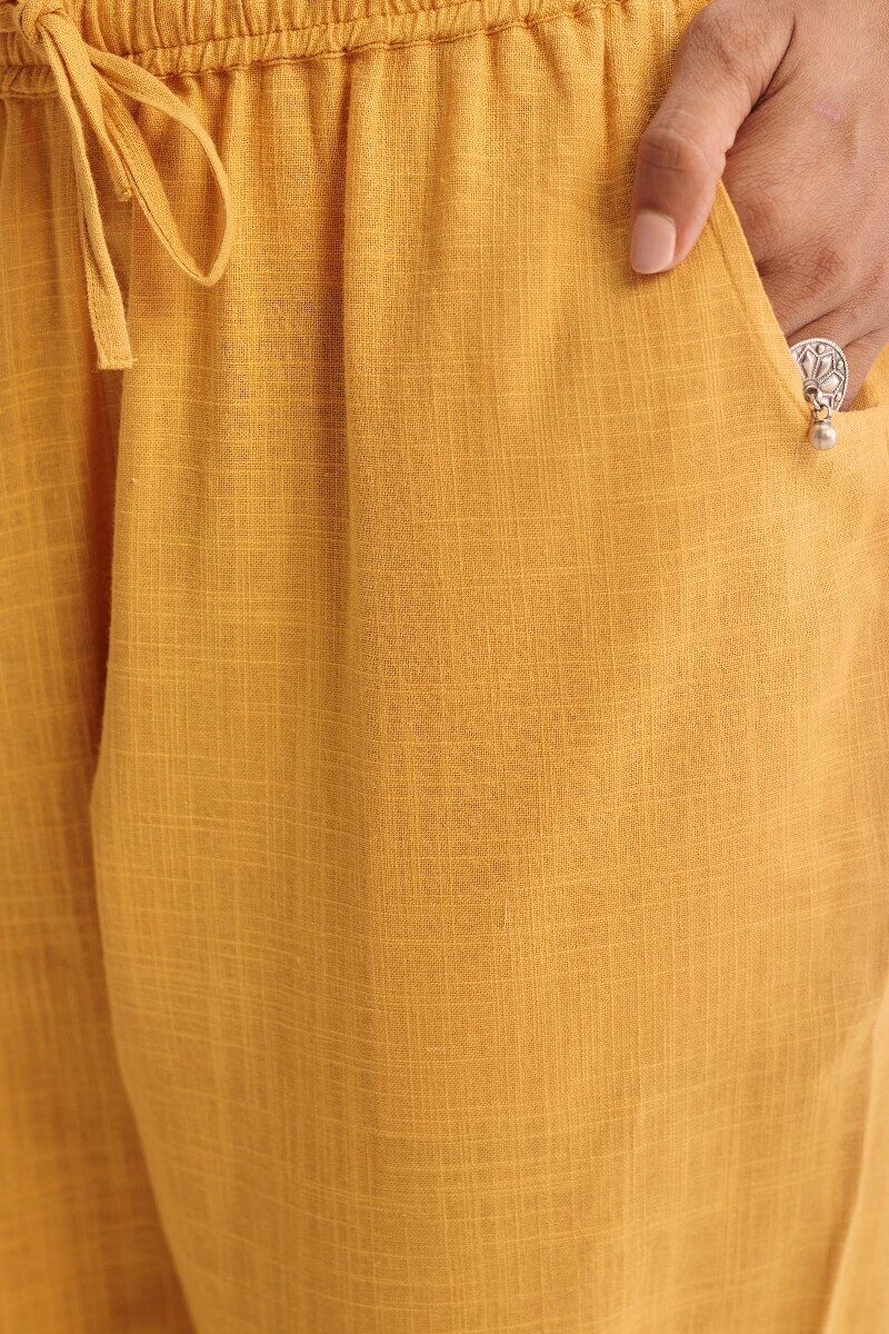 Mustard Handcrafted Guaze Slub Narrow Pants