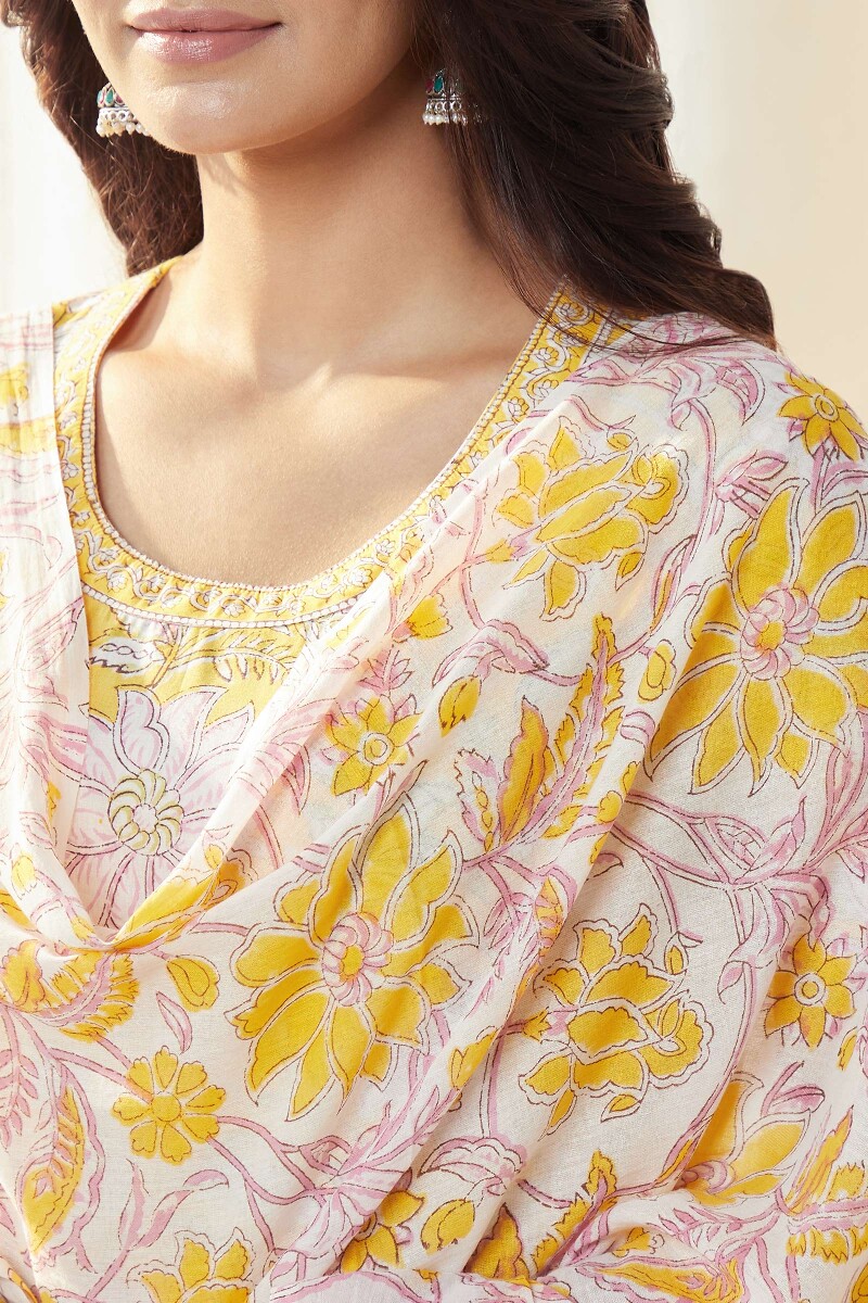 Off-White Hand Block-Printed Cotton Mul Dupatta