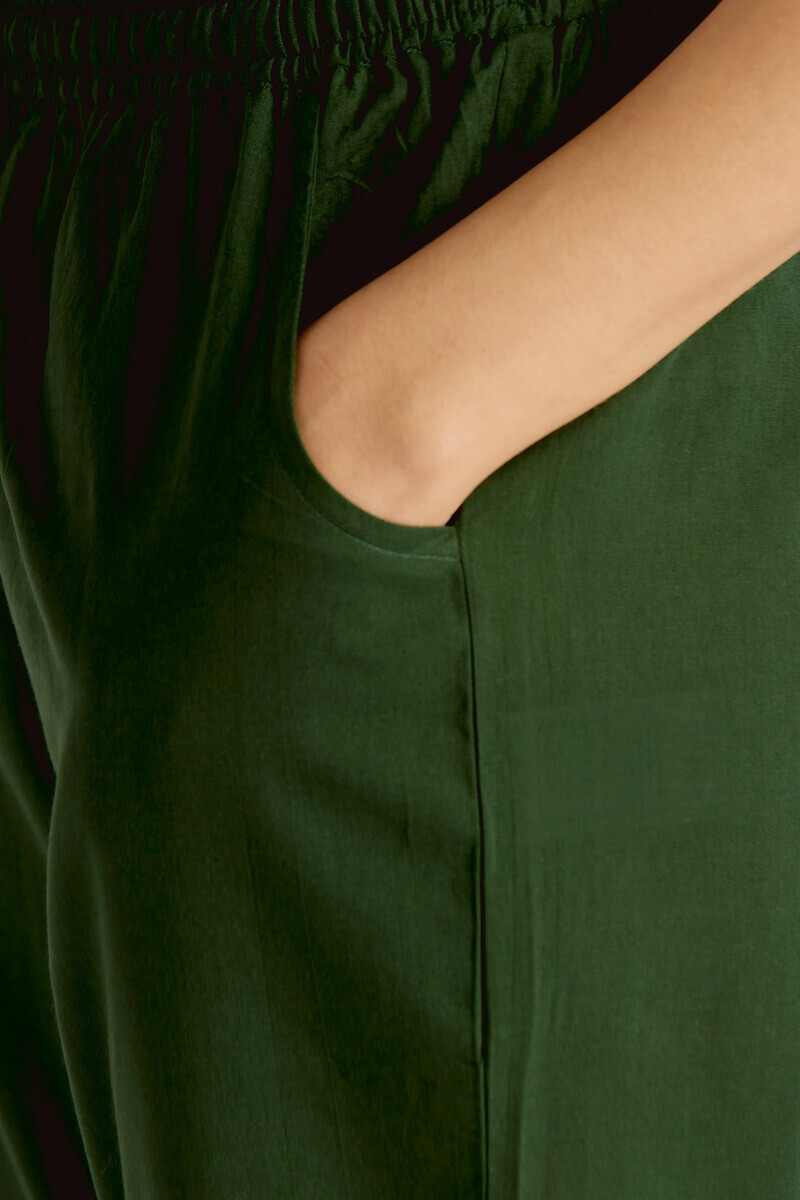 Green Handcrafted Cotton Narrow Pants