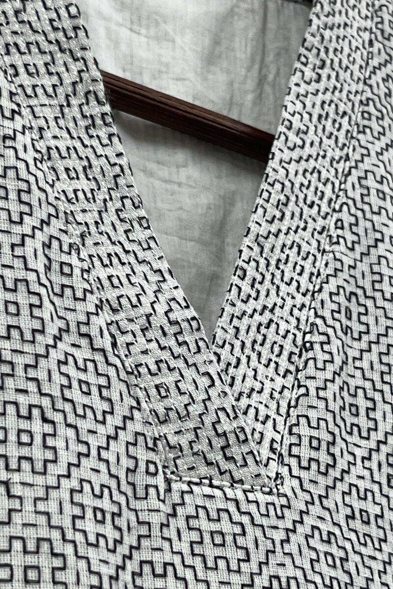 White Handcrafted Straight Handloom Cotton Kurta
