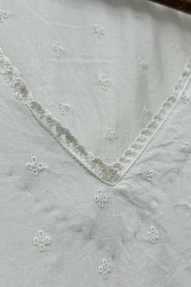White Handcrafted Straight Cotton Kurta