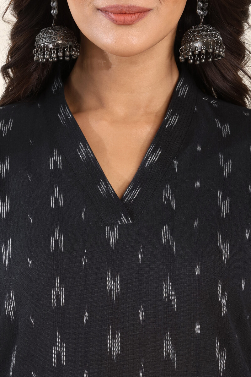 Black Handcrafted Straight Cotton Polyester Kurta