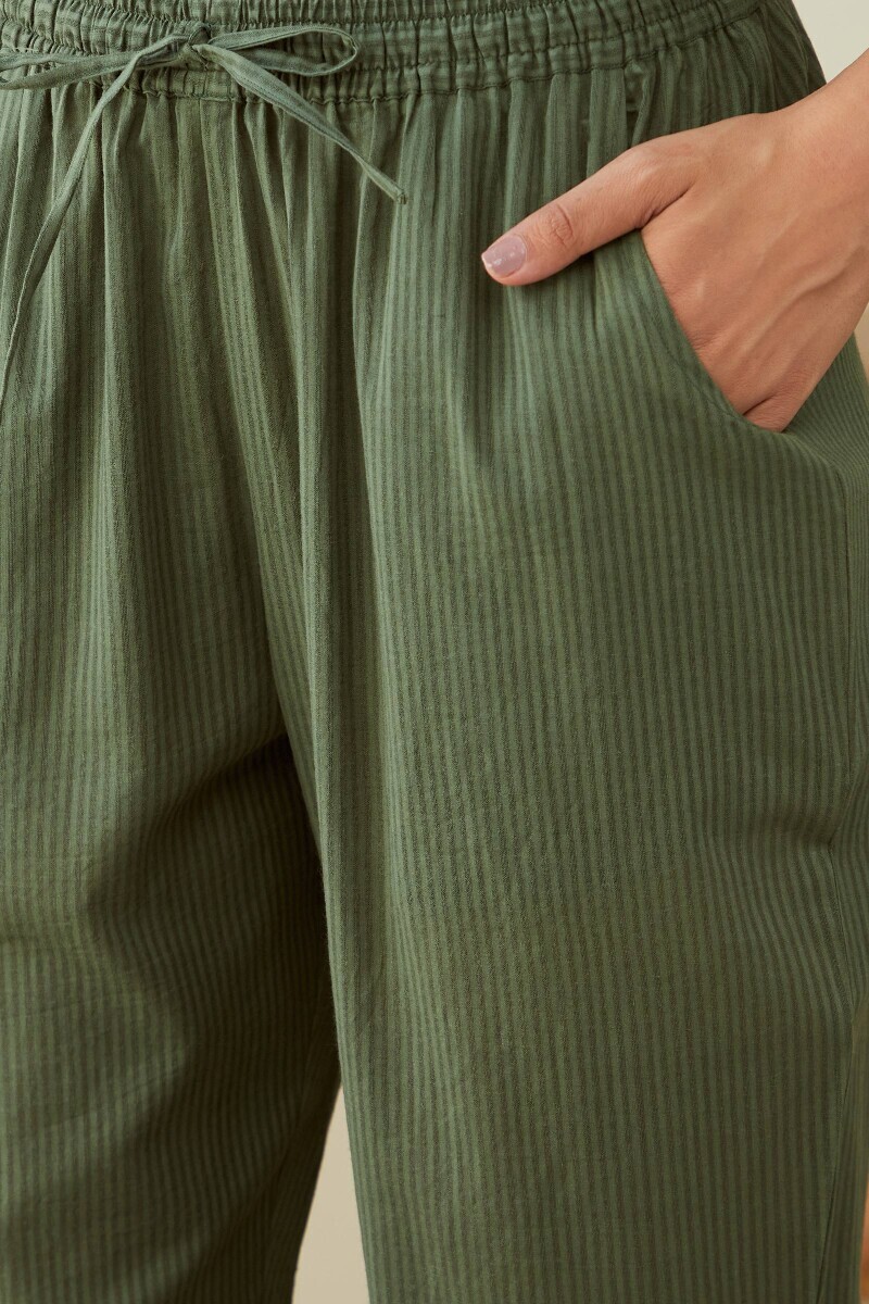 Green Handcrafted Cotton Dobby Narrow Pants