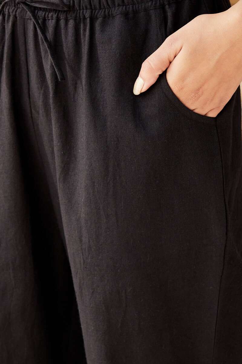 Black Handcrafted Cotton Flax Narrow Pants