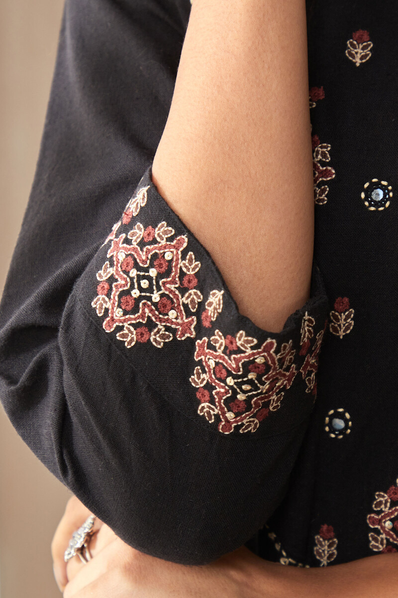 Black Handcrafted Straight Cotton Linen Kurta