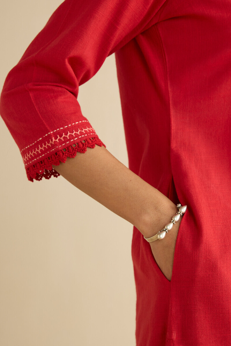 Red Handcrafted Straight Gauze Slub Kurta