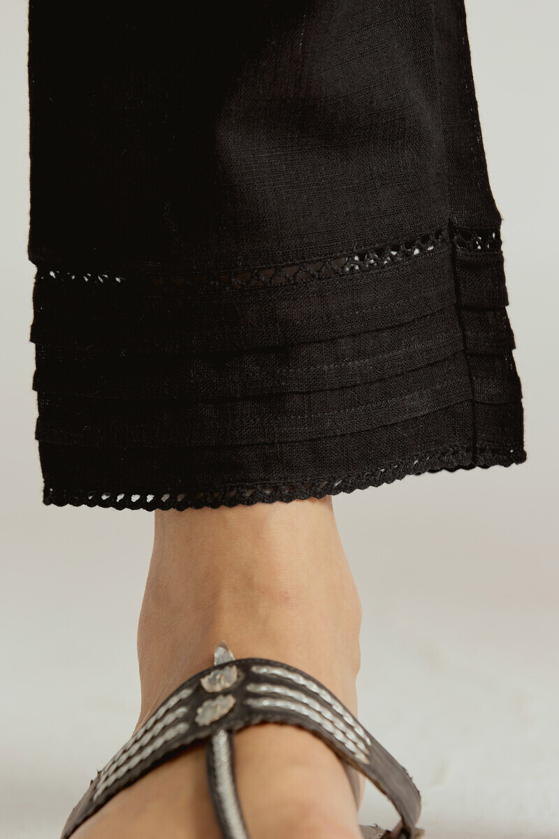 Black Handcrafted Gauze Slub Narrow Pants