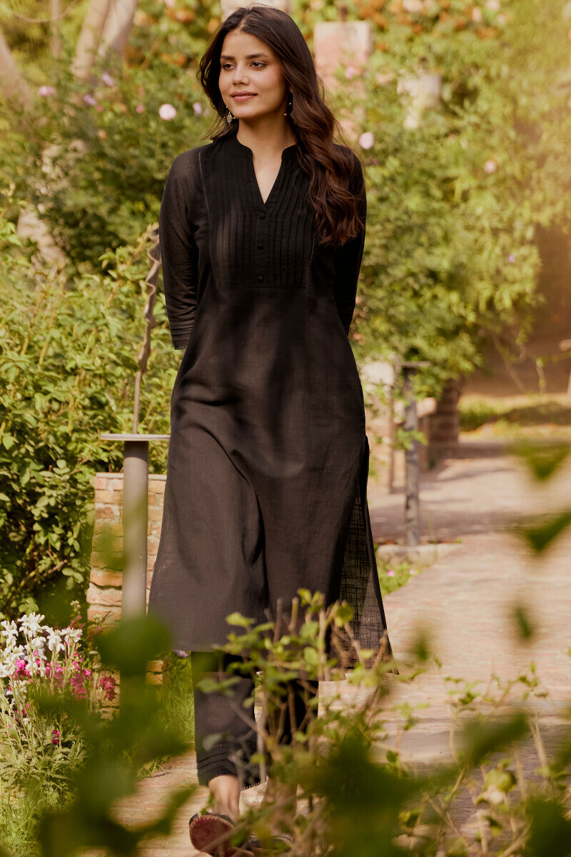 Black Handcrafted Gauze Slub Narrow Pants