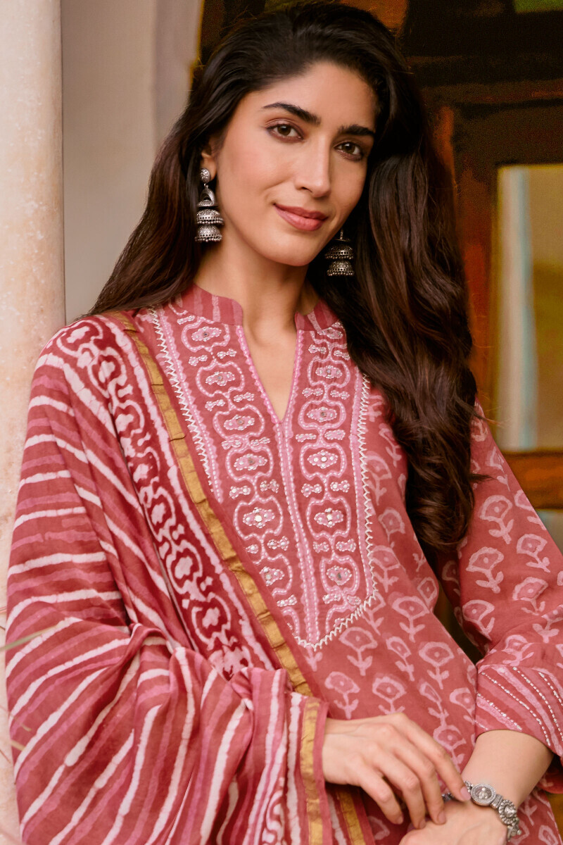 Sehra Zarah Pink Dabu Kurta