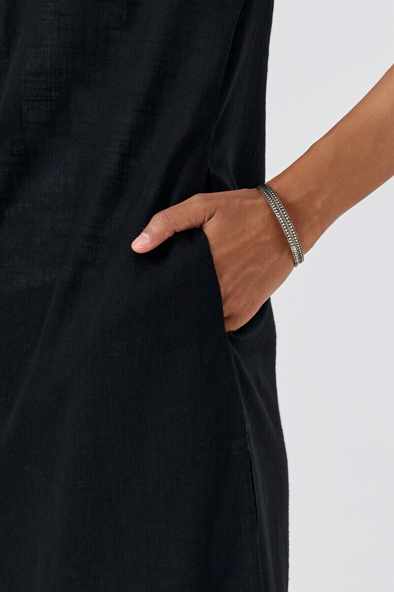 Black Handcrafted Straight Gauze Slub Kurta