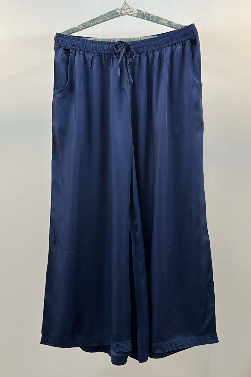 FG Specials: 1 of 1- Blue Handcrafted Velvet Kurta & Modal Pants - Size XS