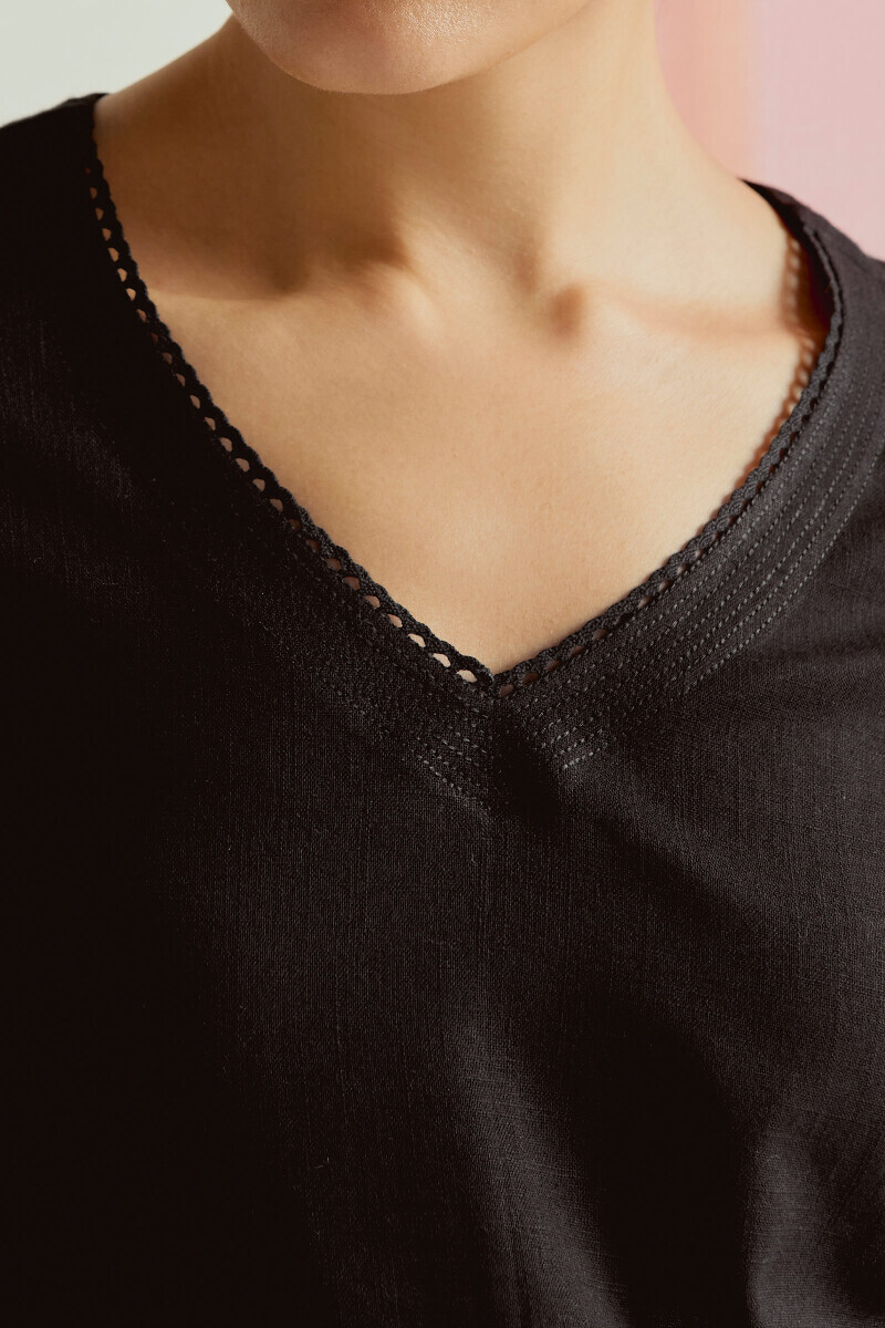 Black Handcrafted Straight Gauze Slub Kurta