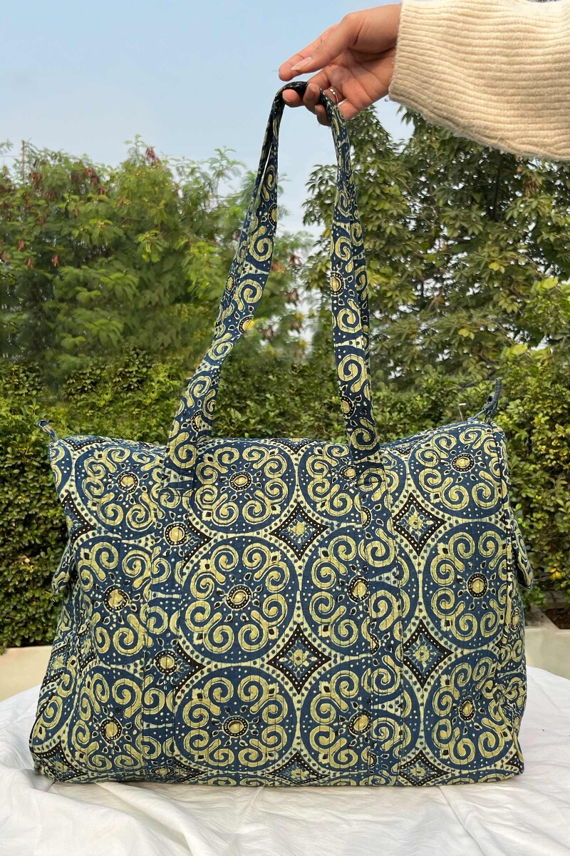 Zara duffle bag on sale