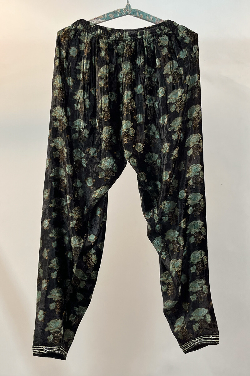 FG Specials: 1 of 1- Black Handcrafted Velvet Kurta & Pants - Size XS