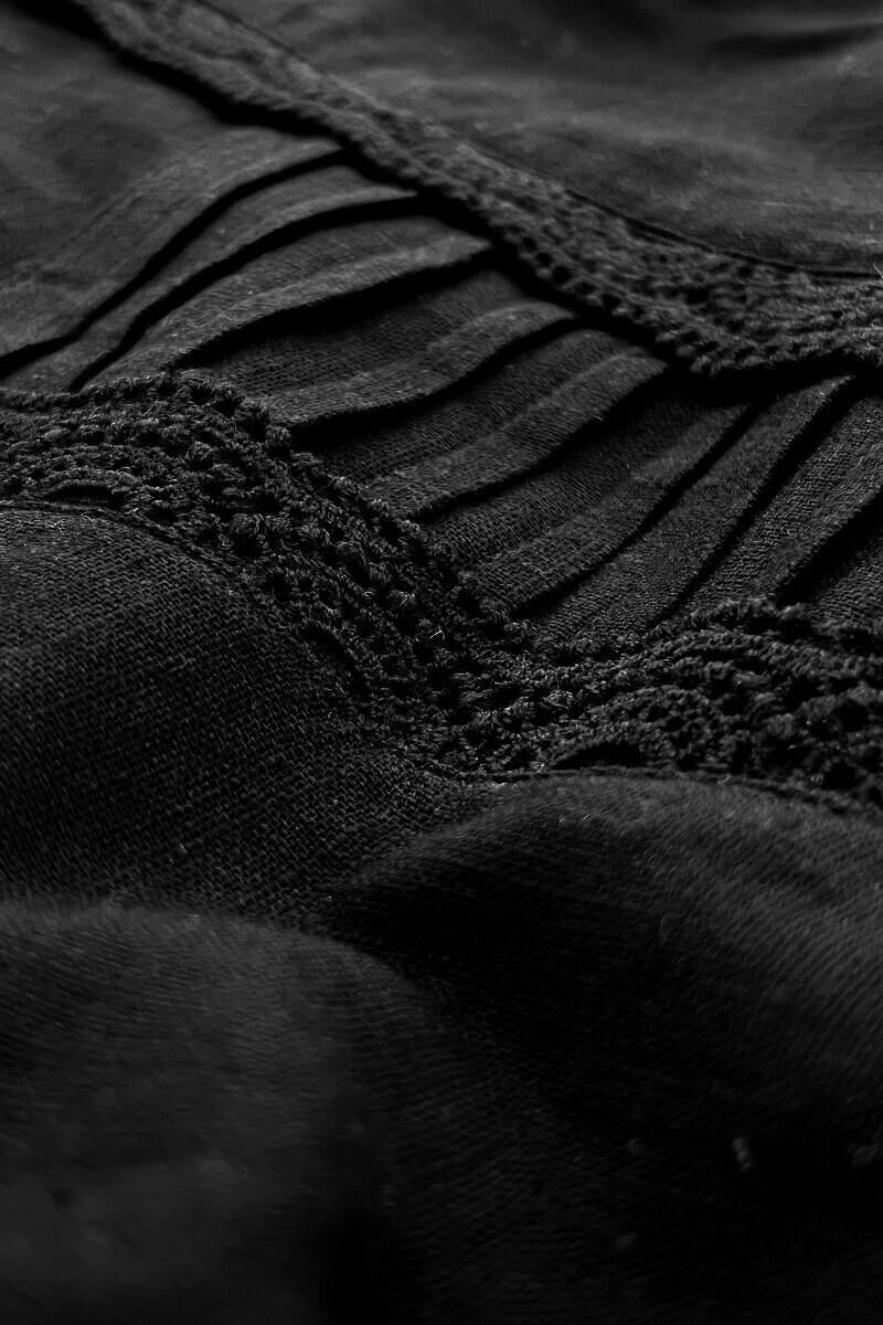 Black Handcrafted Straight Gauze Slub Kurta