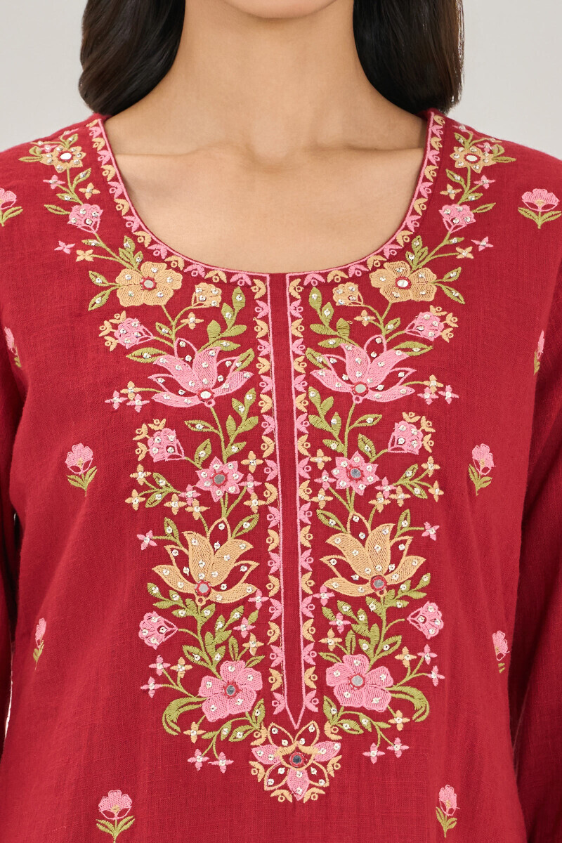 Red Handcrafted Straight Gauze Slub Kurta