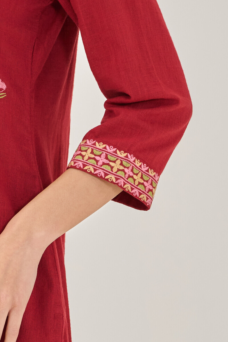 Red Handcrafted Straight Gauze Slub Kurta
