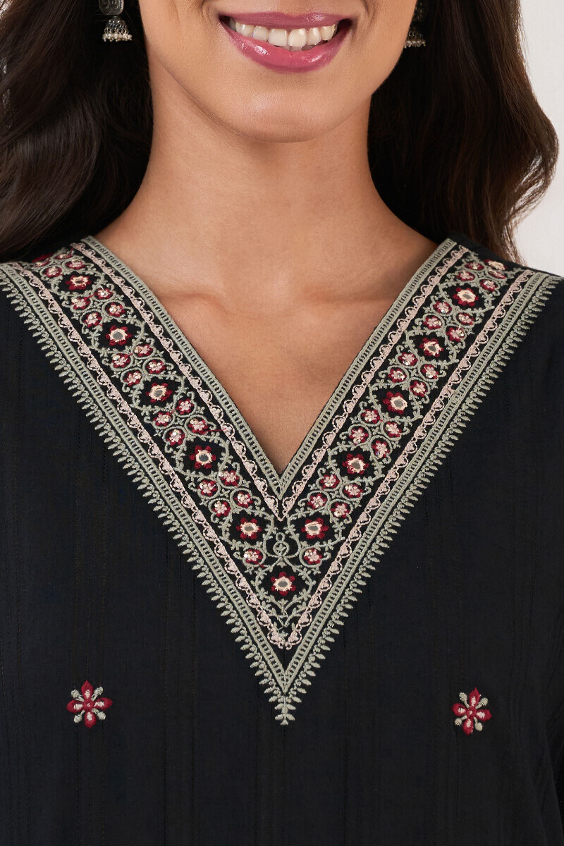 Black Handcrafted Straight Ram Buta Kurta
