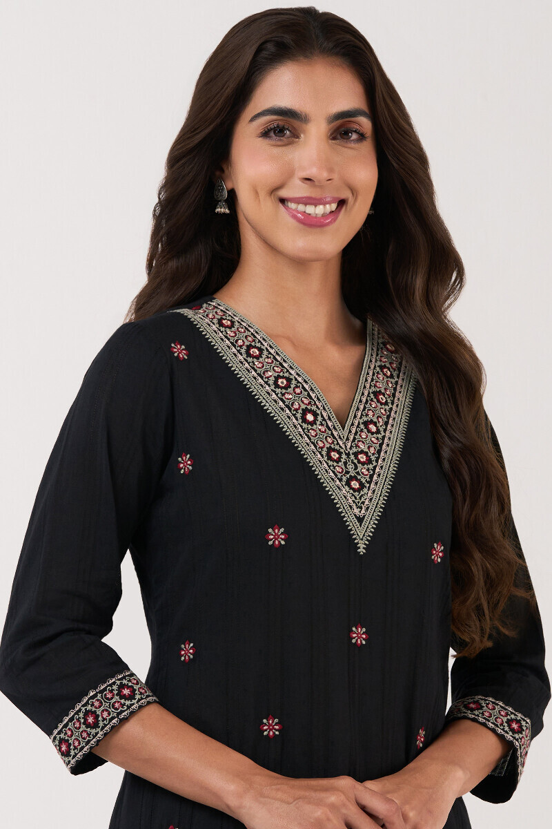Black Handcrafted Straight Ram Buta Kurta