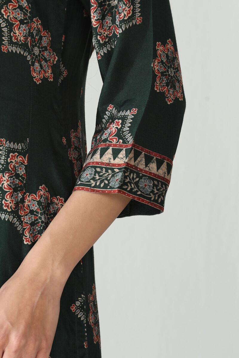 Green Printed Straight Viscose Kurta