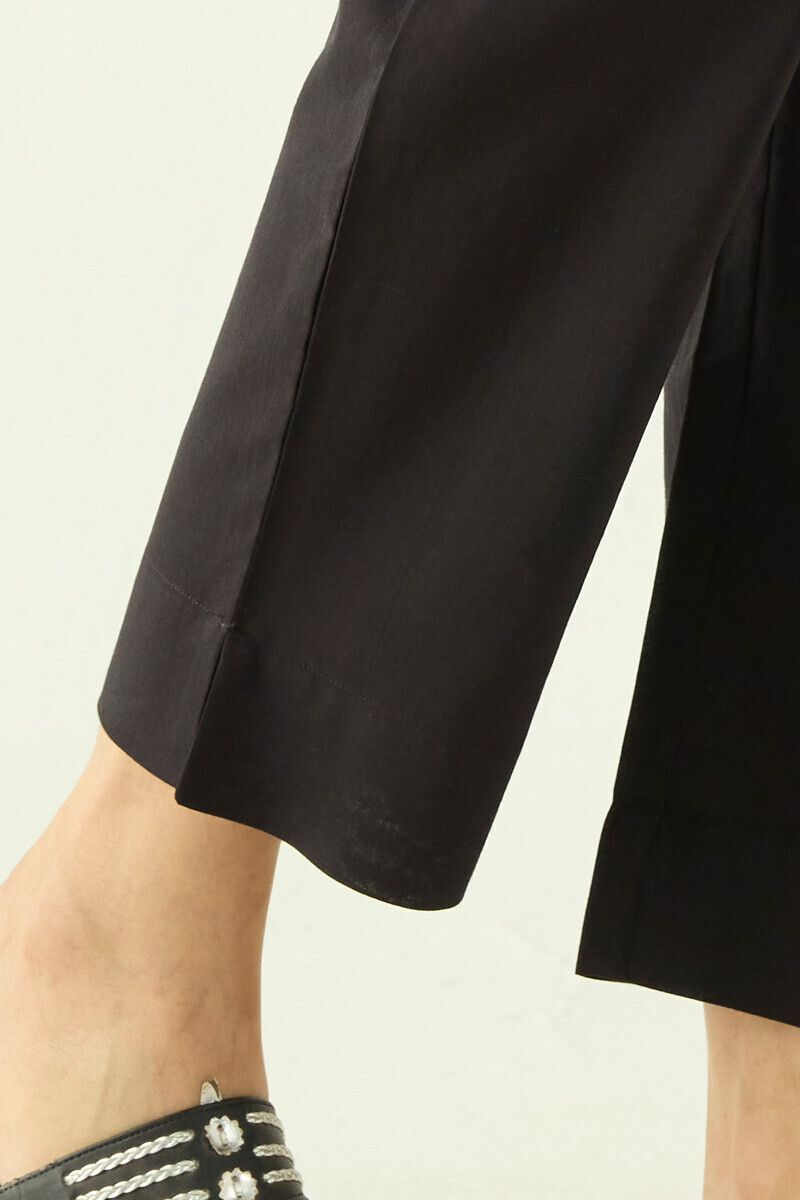 Black Handcrafted Cotton Narrow Pants