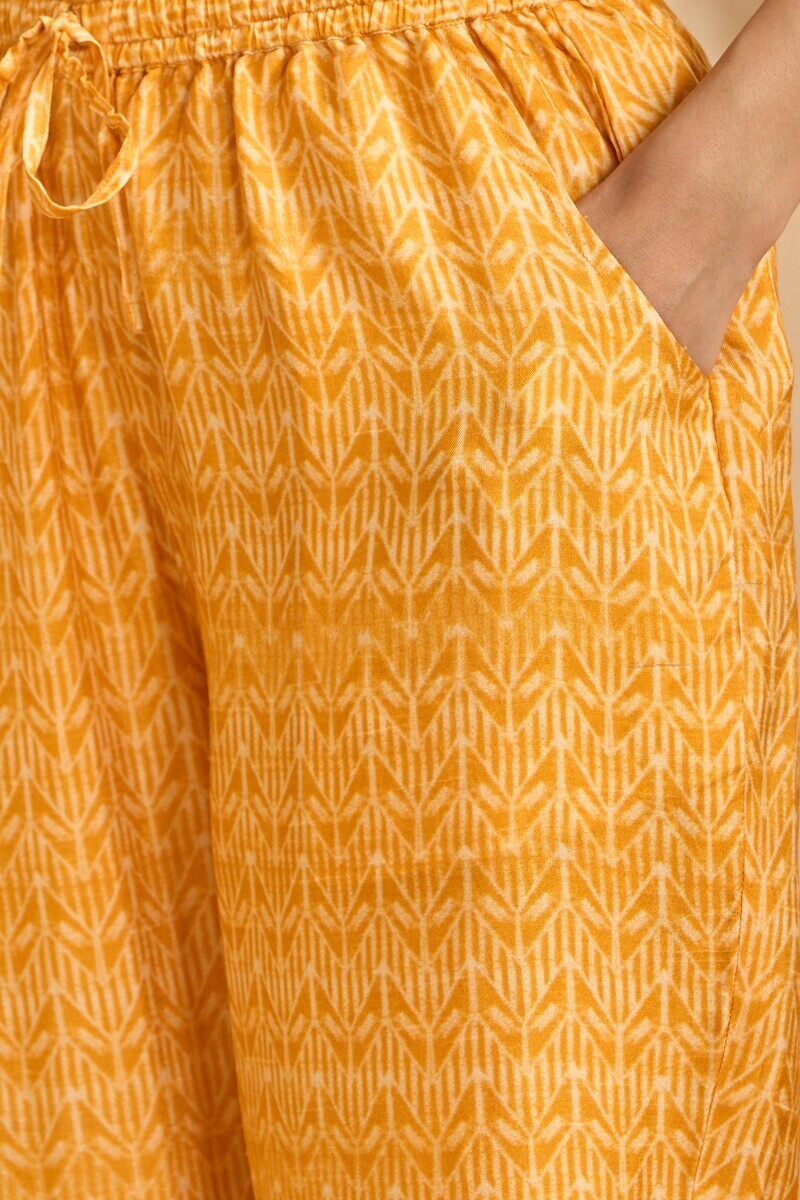 Yellow Printed Dola Silk Narrow Pants
