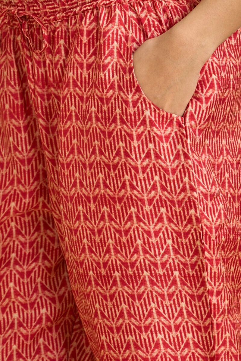 Red Printed Dola Silk Narrow Pants