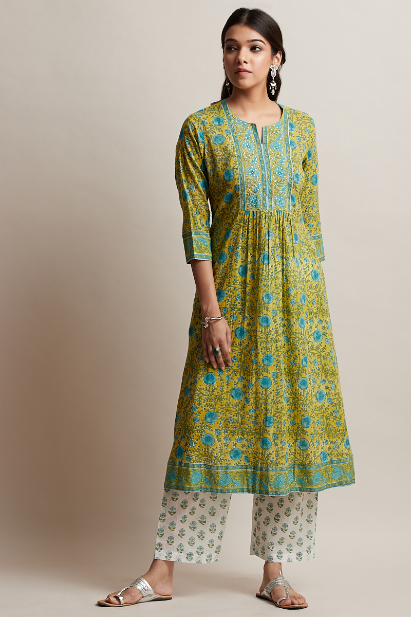 Buy Gulzar Sanaz Kurta | Green Kurtas for Women